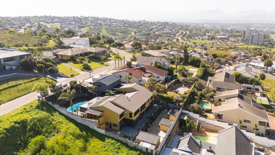 4 Bedroom Property for Sale in Loevenstein Western Cape